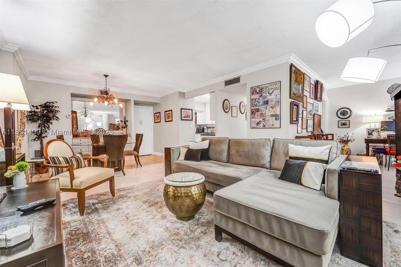 Real estate property located at 4330 Hillcrest Dr #516, Broward, Hillcrest East No 23 Cond, Hollywood, FL