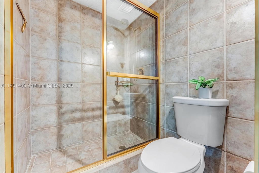 Real estate property located at 4330 Hillcrest Dr #516, Broward, Hillcrest East No 23 Cond, Hollywood, FL