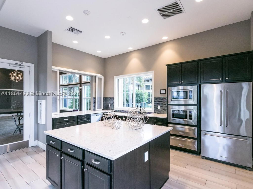 Real estate property located at 4330 Hillcrest Dr #516, Broward, Hillcrest East No 23 Cond, Hollywood, FL
