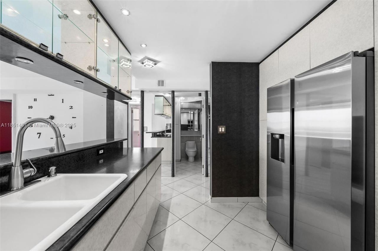 Real estate property located at 427 Golden Isles Dr #12D, Broward, Golden Horn South Condo, Hallandale Beach, FL