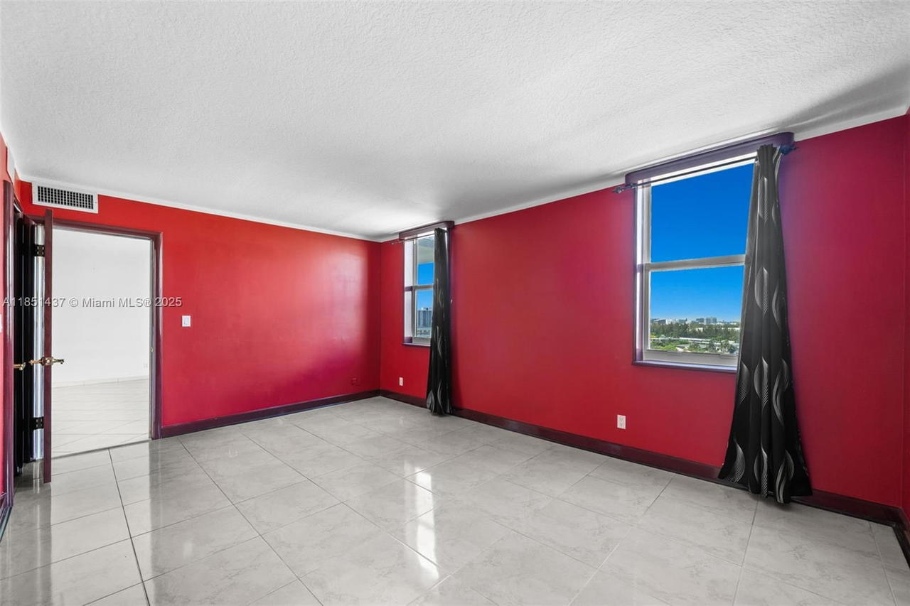 Real estate property located at 427 Golden Isles Dr #12D, Broward, Golden Horn South Condo, Hallandale Beach, FL
