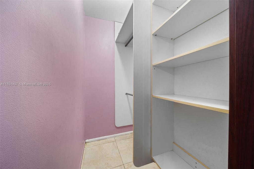 Real estate property located at 427 Golden Isles Dr #12D, Broward, Golden Horn South Condo, Hallandale Beach, FL