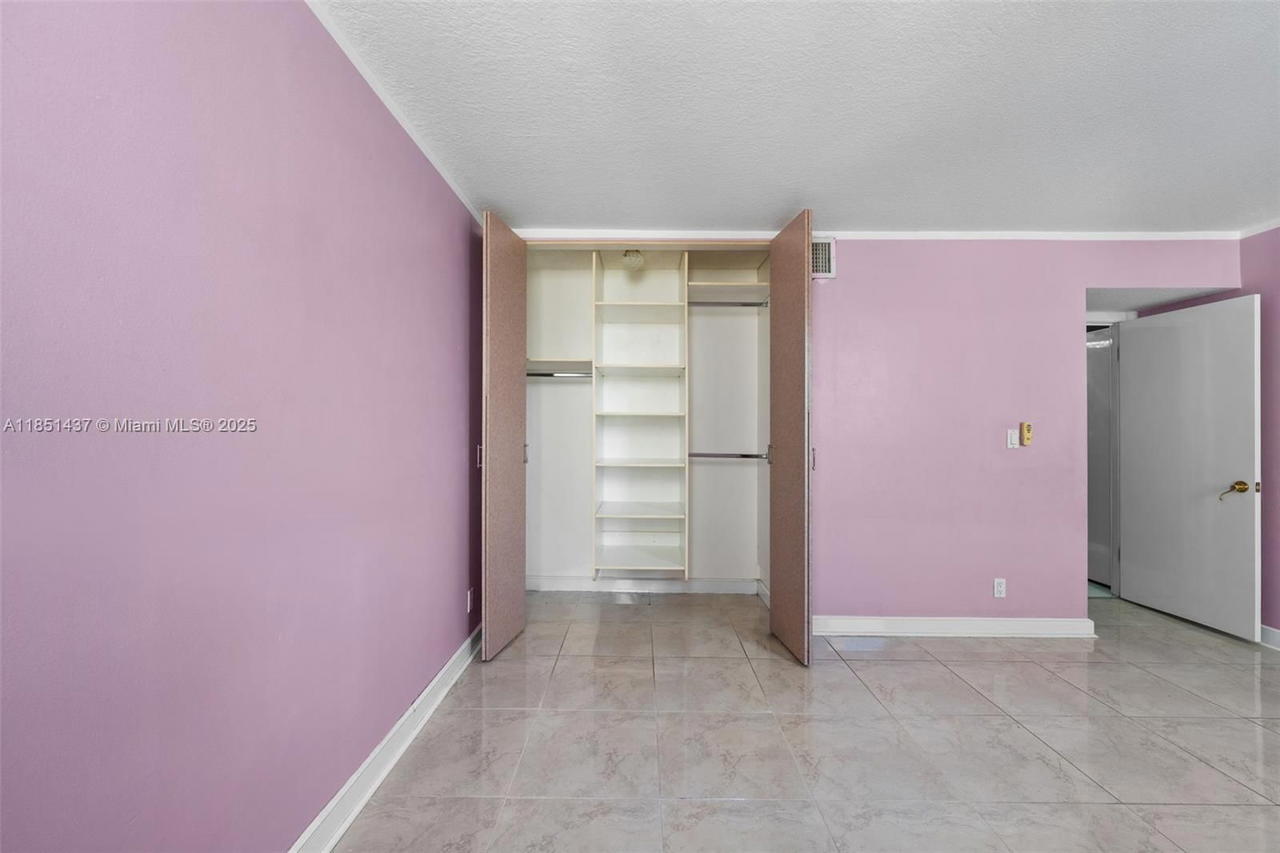 Real estate property located at 427 Golden Isles Dr #12D, Broward, Golden Horn South Condo, Hallandale Beach, FL
