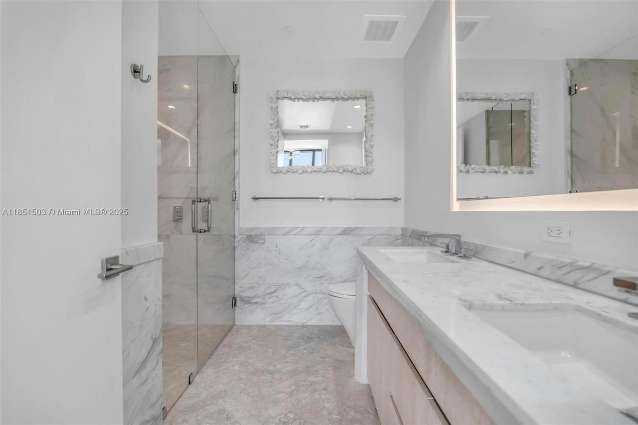 Real estate property located at 2831 Bayshore Dr #2204, Miami-dade, Club Residences At Park G, Miami, FL