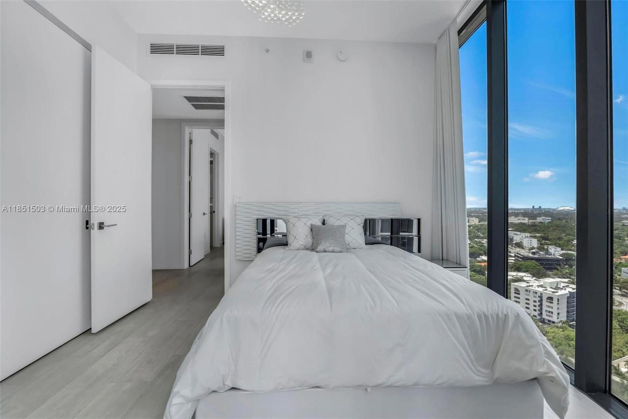 Real estate property located at 2831 Bayshore Dr #2204, Miami-dade, Club Residences At Park G, Miami, FL