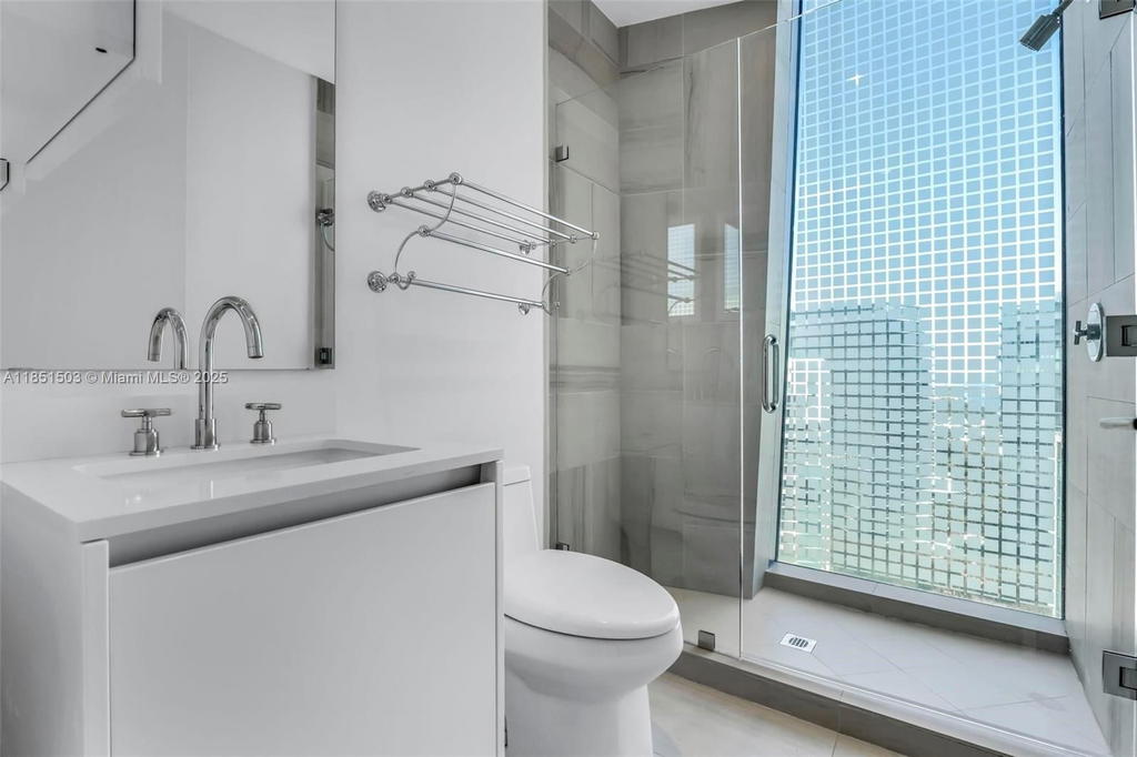 Real estate property located at 2831 Bayshore Dr #2204, Miami-dade, Club Residences At Park G, Miami, FL