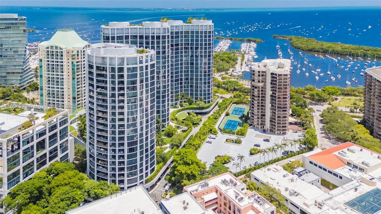 Real estate property located at 2831 Bayshore Dr #2204, Miami-dade, Club Residences At Park G, Miami, FL