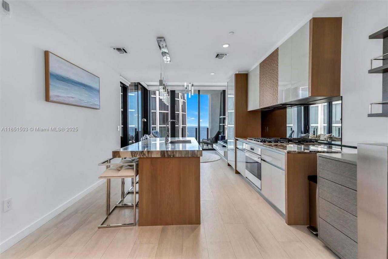 Real estate property located at 2831 Bayshore Dr #2204, Miami-dade, Club Residences At Park G, Miami, FL