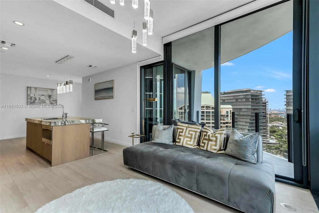 Real estate property located at 2831 Bayshore Dr #2204, Miami-dade, Club Residences At Park G, Miami, FL