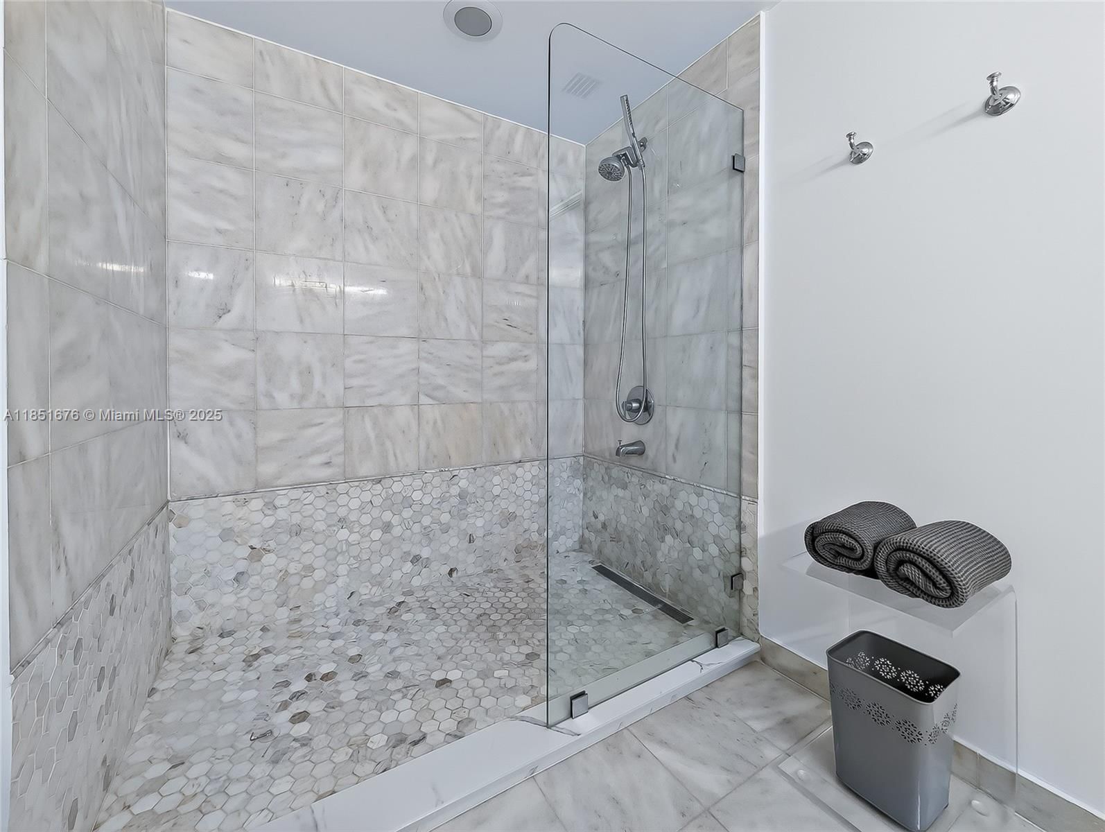Real estate property located at 601 36th St #1711, Miami-dade, Blue Condo, Miami, FL