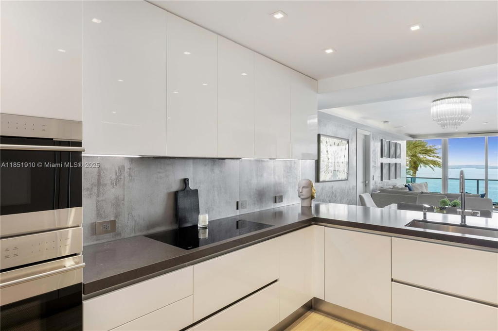 Real estate property located at 1331 Brickell Bay Dr #909, Miami-dade, Jade Residences At Bricke, Miami, FL