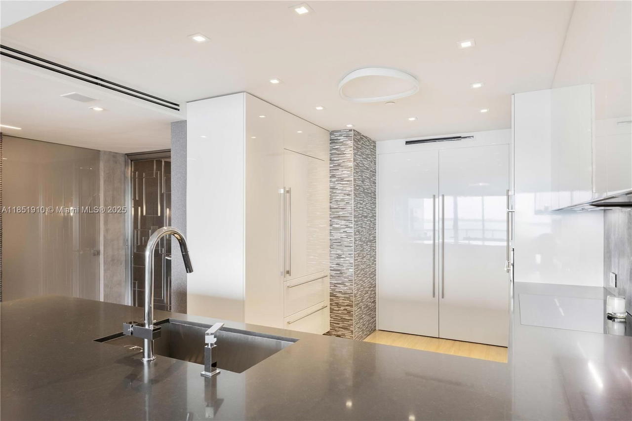 Real estate property located at 1331 Brickell Bay Dr #909, Miami-dade, Jade Residences At Bricke, Miami, FL