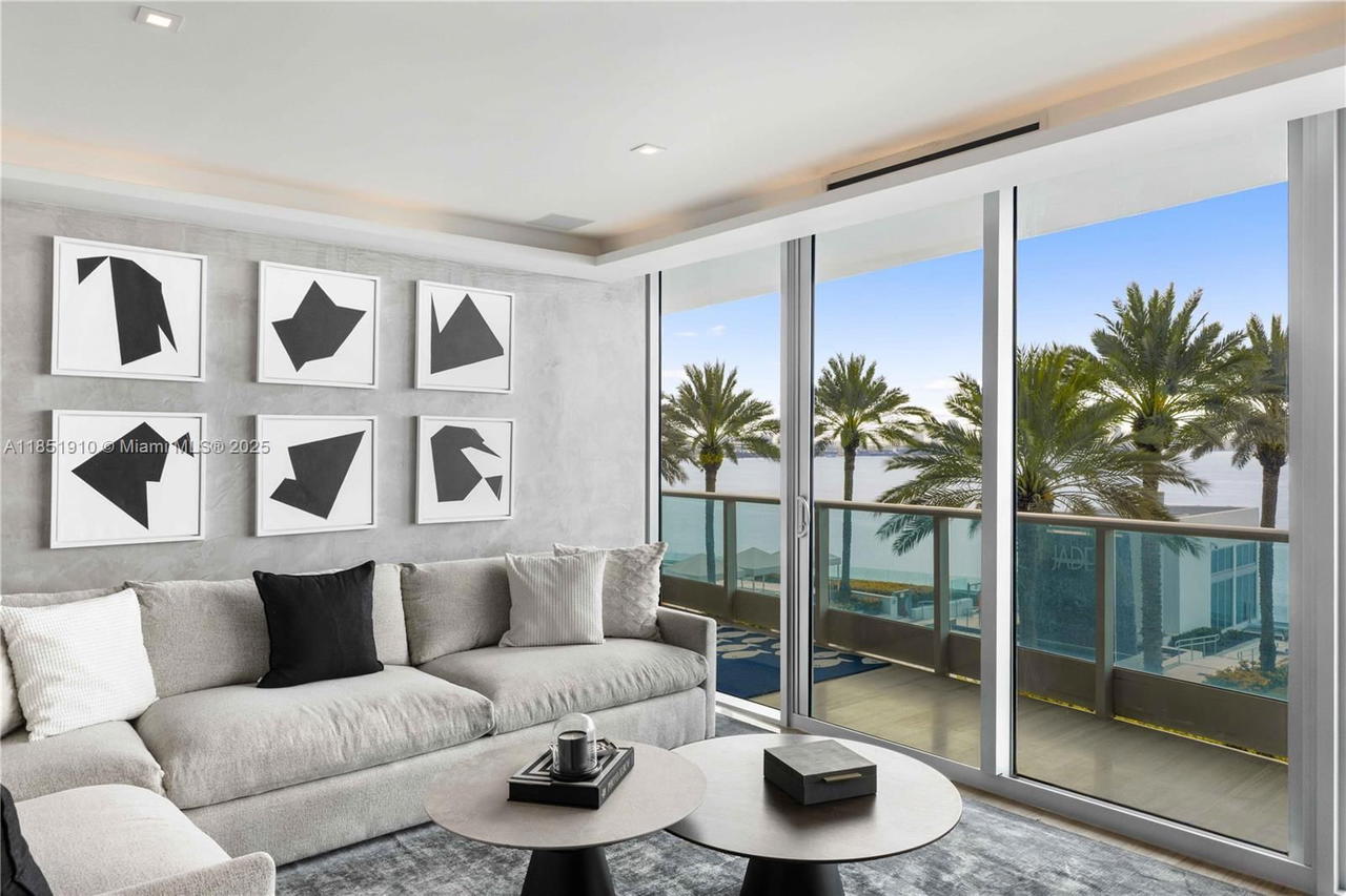 Real estate property located at 1331 Brickell Bay Dr #909, Miami-dade, Jade Residences At Bricke, Miami, FL