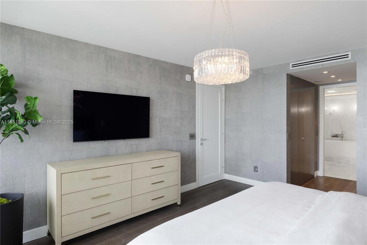 Real estate property located at 1331 Brickell Bay Dr #909, Miami-dade, Jade Residences At Bricke, Miami, FL