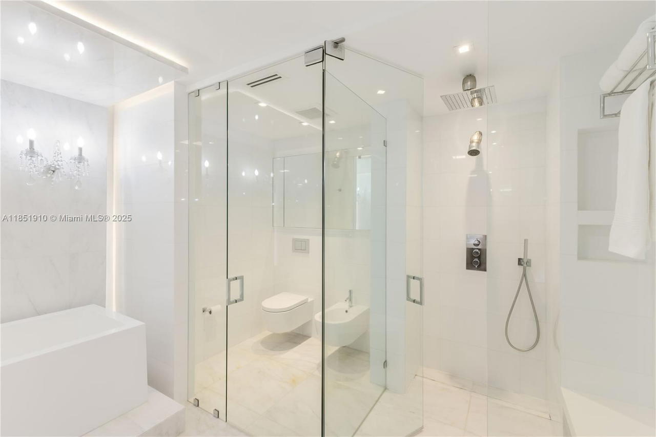Real estate property located at 1331 Brickell Bay Dr #909, Miami-dade, Jade Residences At Bricke, Miami, FL