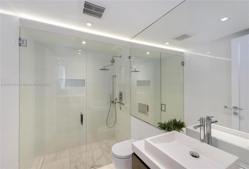 Real estate property located at 1331 Brickell Bay Dr #909, Miami-dade, Jade Residences At Bricke, Miami, FL