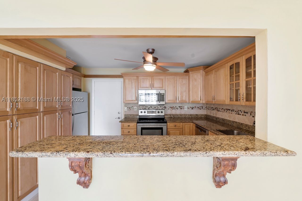 Real estate property located at 1401 Ocean Dr PH2, Broward, Stratford Towers Condo, Hollywood, FL