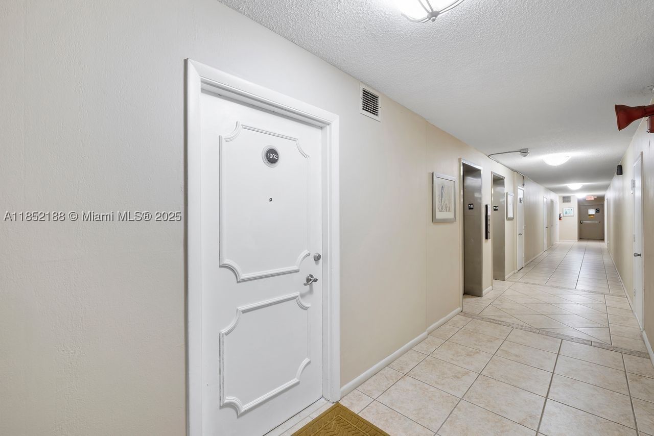 Real estate property located at 1401 Ocean Dr PH2, Broward, Stratford Towers Condo, Hollywood, FL