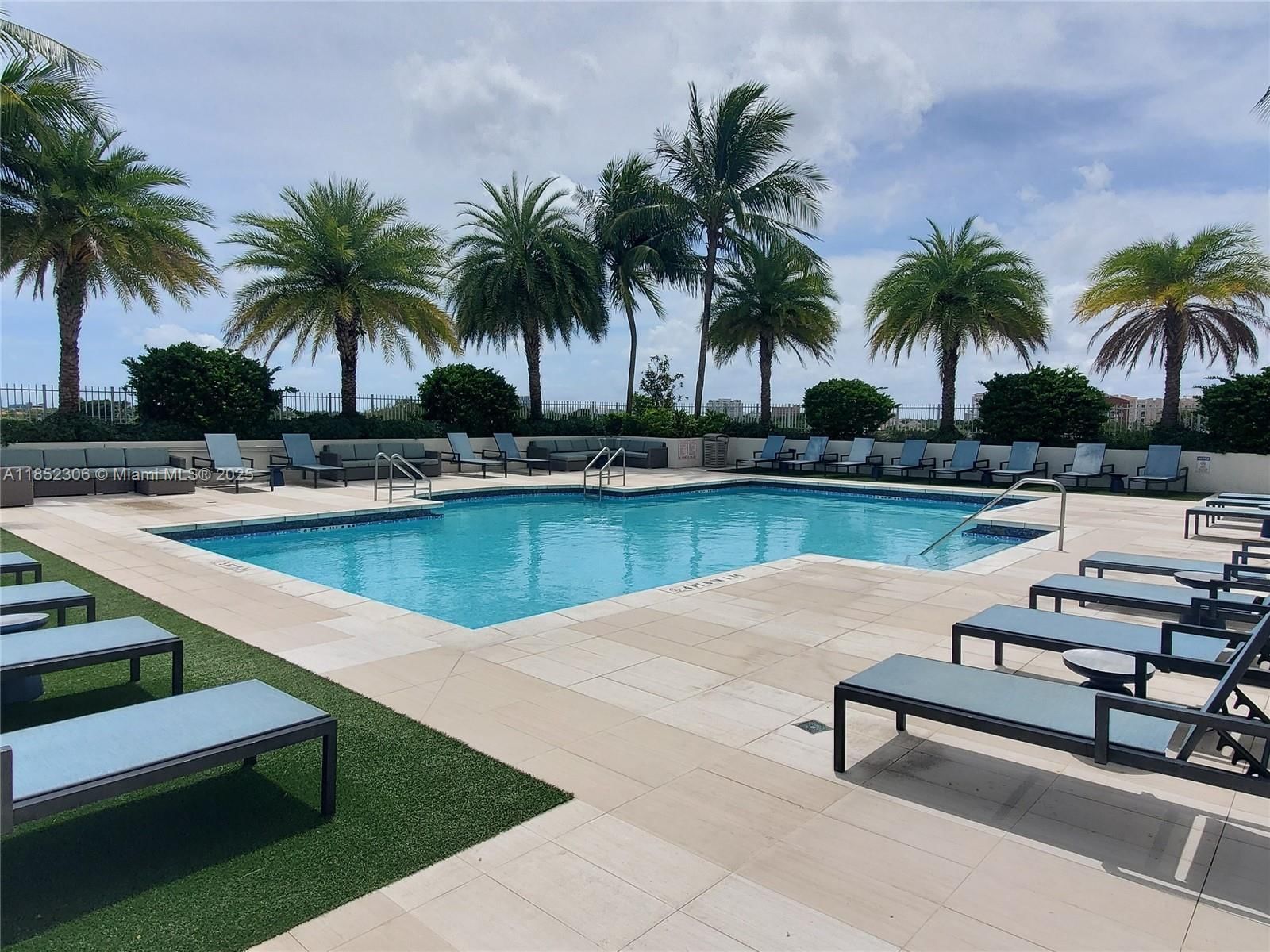 Real estate property located at 3000 Coral Way #1121, Miami-dade, The Aston Condo, Miami, FL
