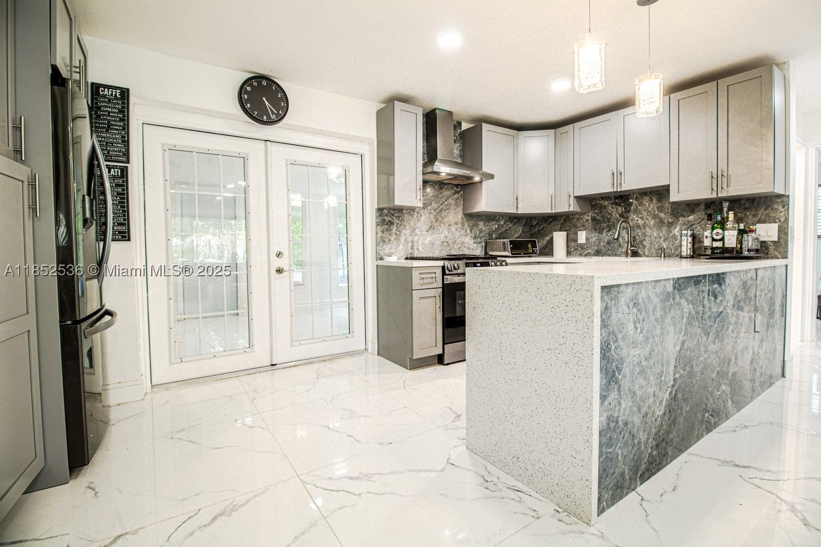 Real estate property located at 5601 38th St, Broward, Playland Village Sec 3, Davie, FL