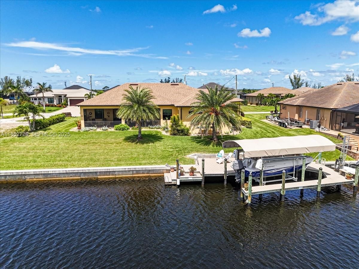 Real estate property located at 413 39TH AVE, Lee, Cape Coral, Cape Coral, FL