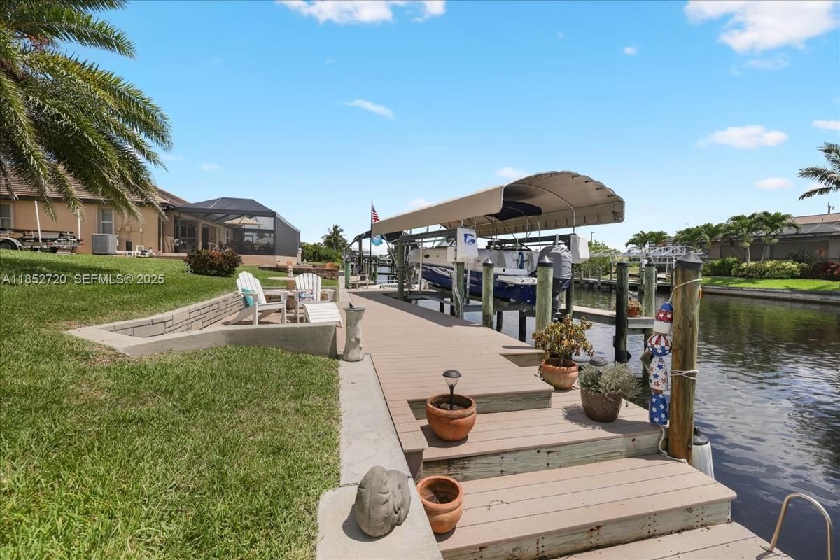 Real estate property located at 413 39TH AVE, Lee, Cape Coral, Cape Coral, FL