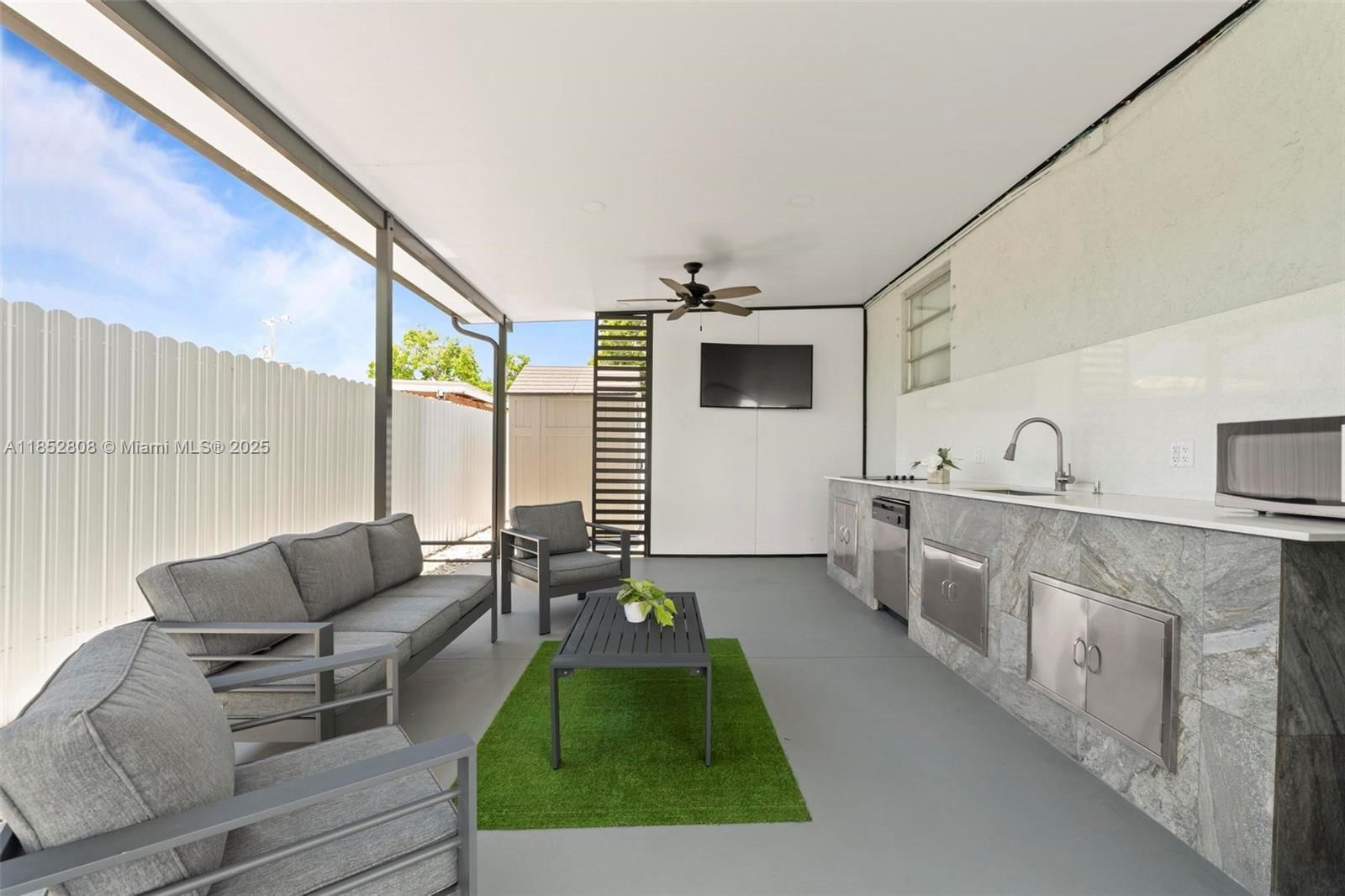 Real estate property located at 4205 10th Ave, Miami-dade, Ingleside Park, Hialeah, FL
