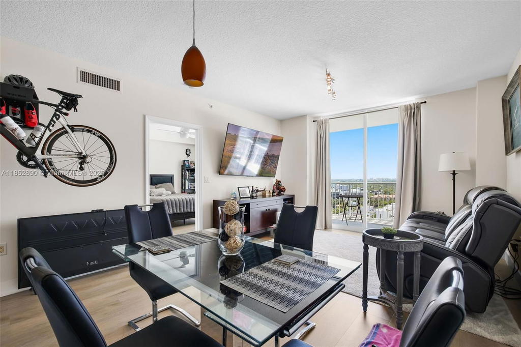 Real estate property located at 1250 Miami Ave #1911, Miami-dade, Vue At Brickell Condo, Miami, FL