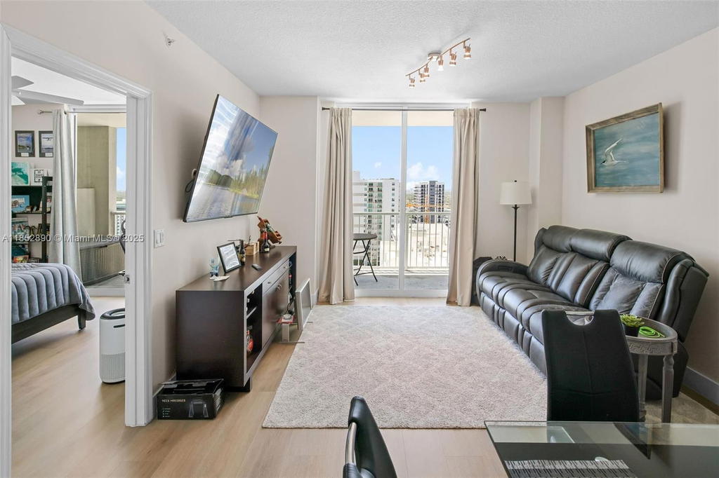 Real estate property located at 1250 Miami Ave #1911, Miami-dade, Vue At Brickell Condo, Miami, FL