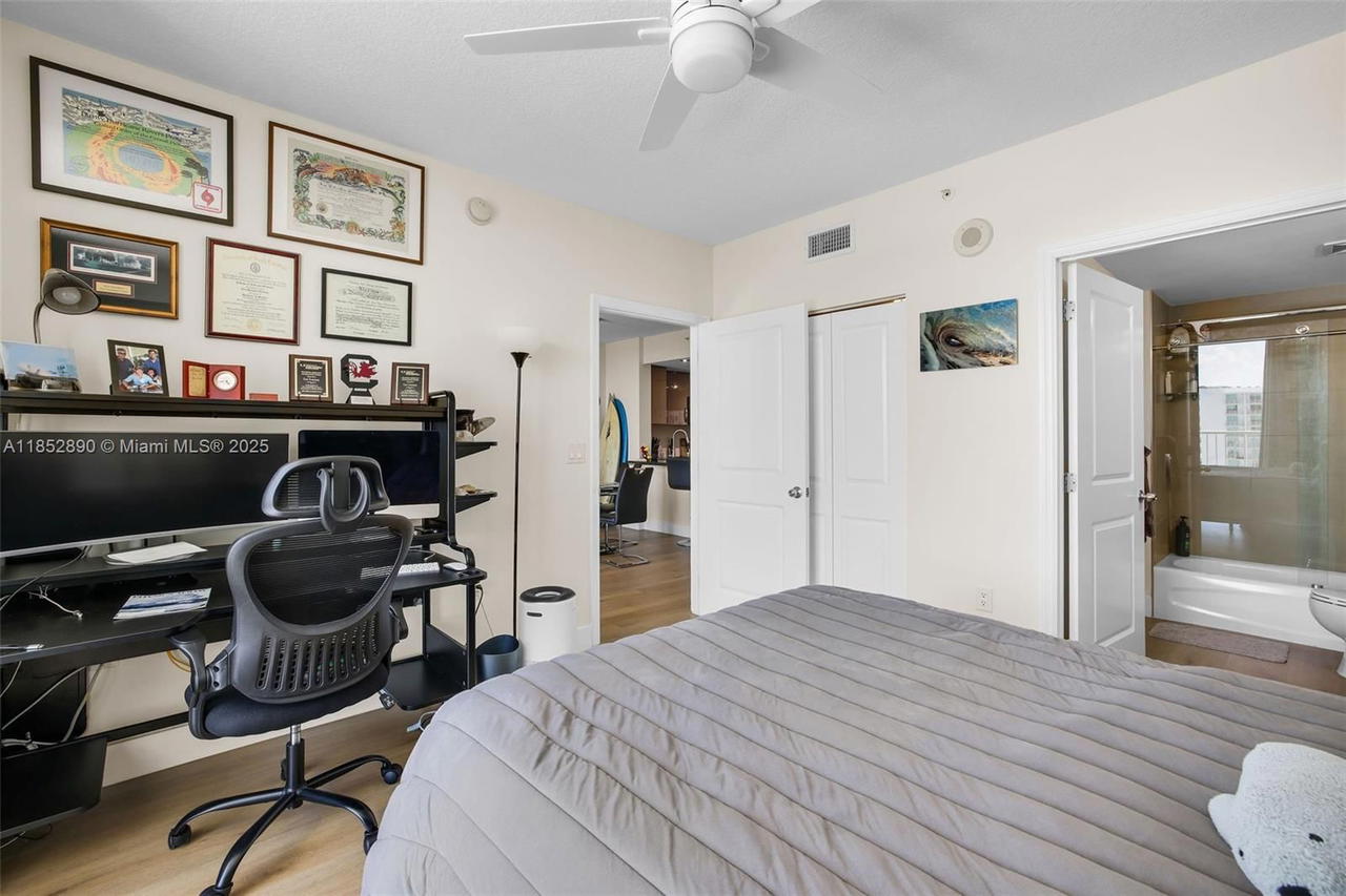 Real estate property located at 1250 Miami Ave #1911, Miami-dade, Vue At Brickell Condo, Miami, FL