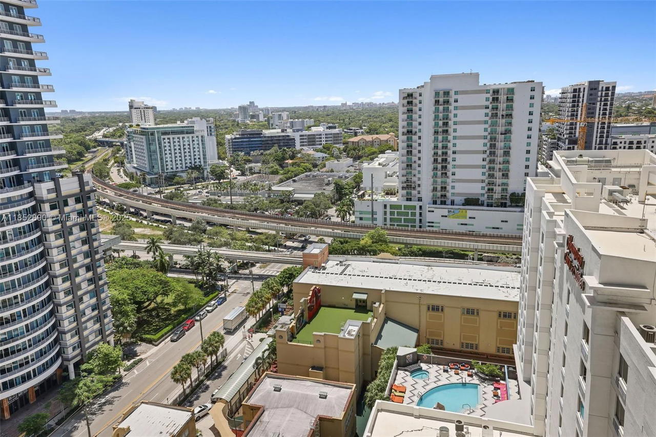 Real estate property located at 1250 Miami Ave #1911, Miami-dade, Vue At Brickell Condo, Miami, FL