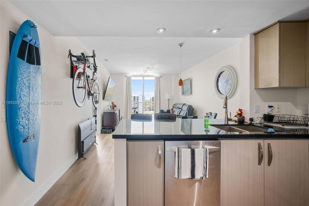 Real estate property located at 1250 Miami Ave #1911, Miami-dade, Vue At Brickell Condo, Miami, FL