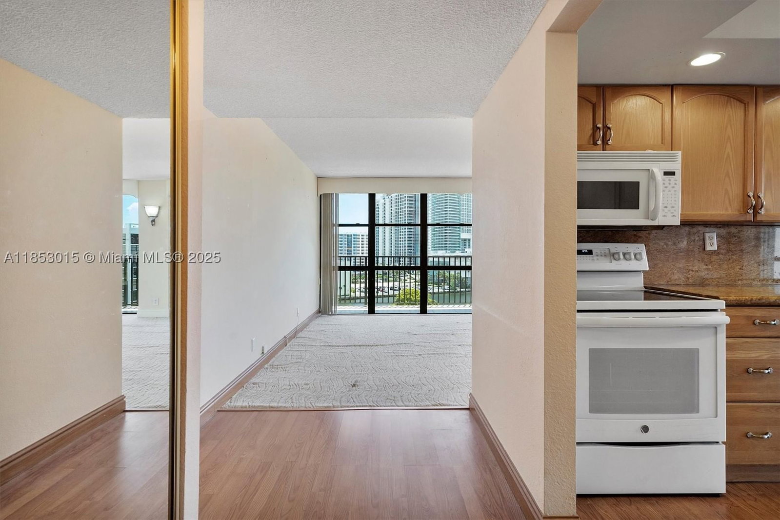 Real estate property located at 800 Parkview Dr #1030, Broward, Oceanview Park Condo, Hallandale Beach, FL