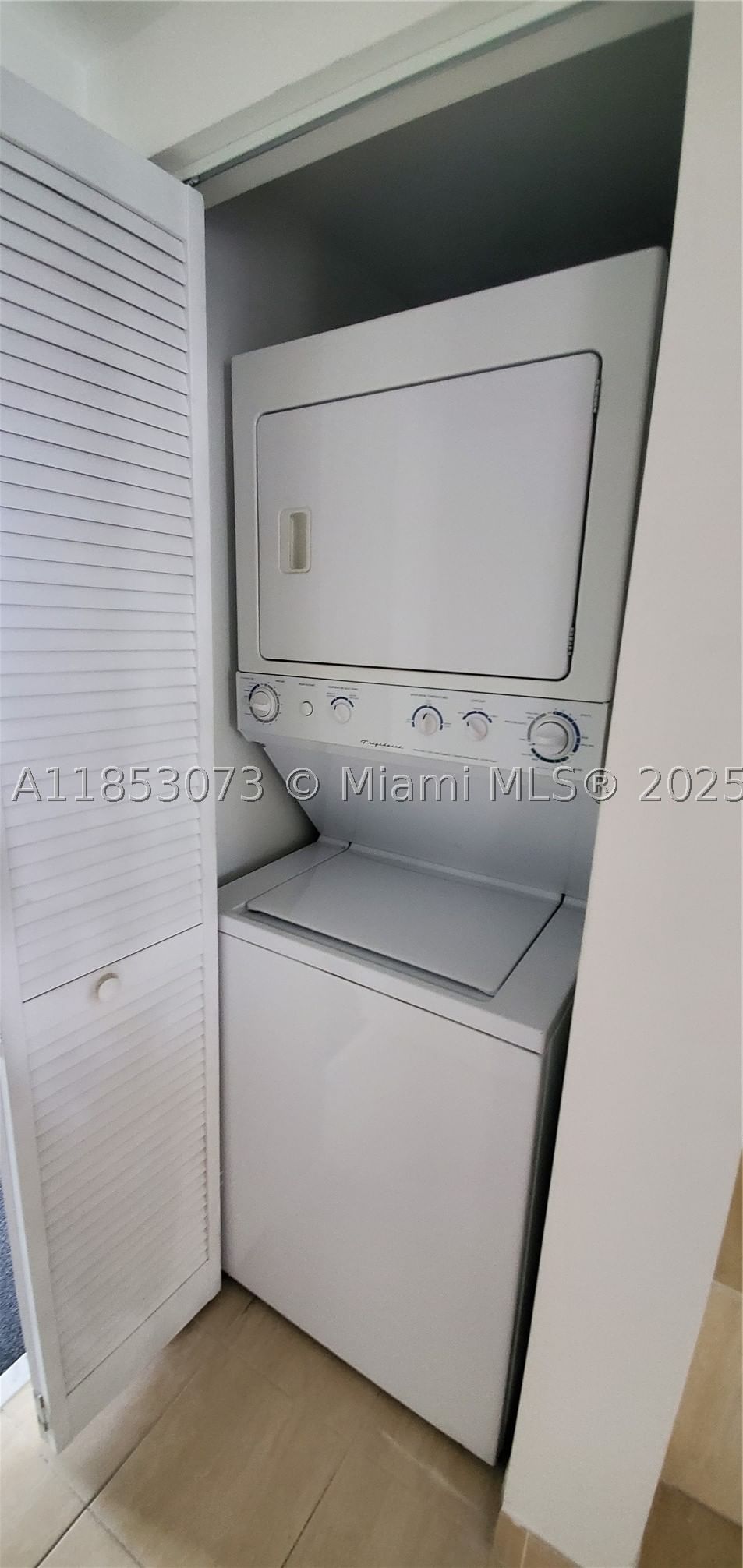 Real estate property located at 1750 Bayshore Dr PH-5411, Miami-dade, Opera Tower Condo, Miami, FL