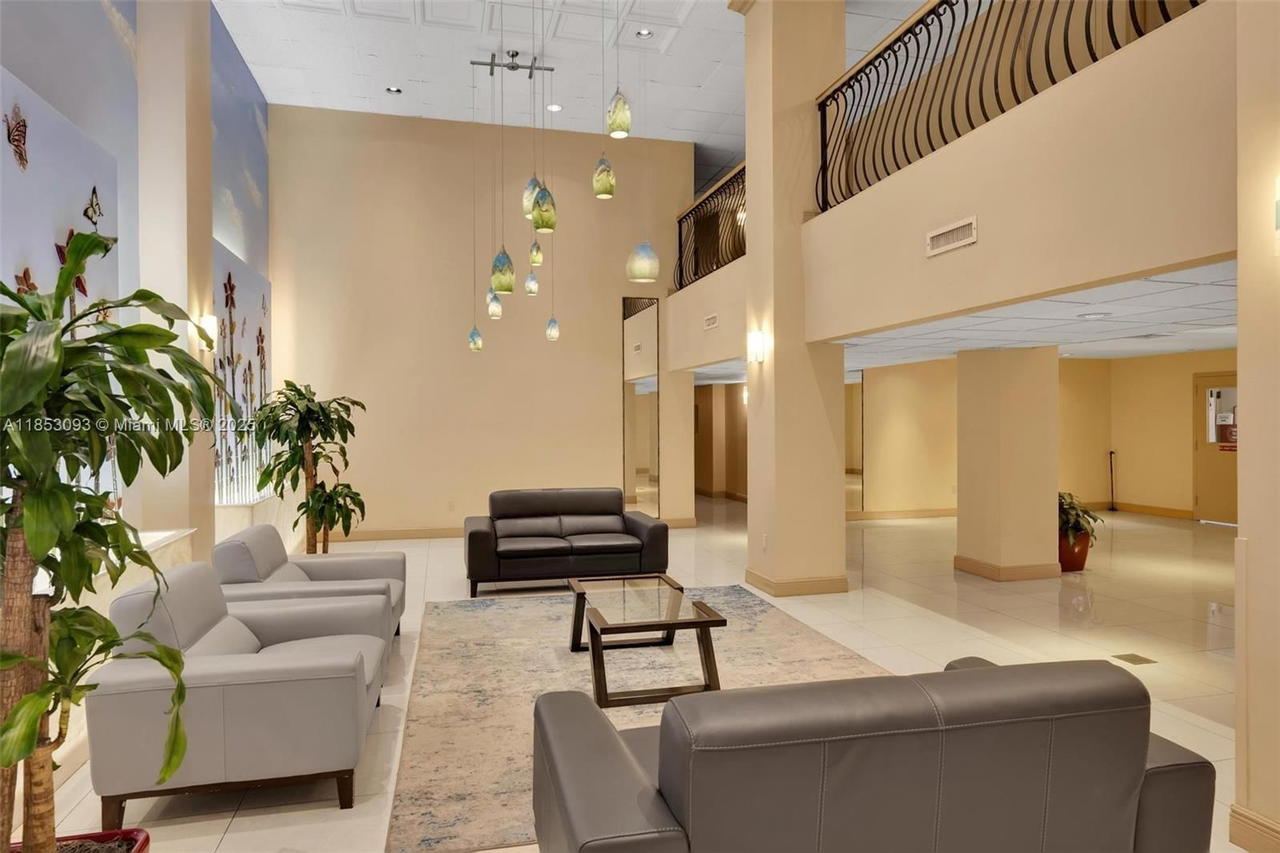 Real estate property located at 1201 Ocean Dr #1904S, Broward, Summit Condo, Hollywood, FL