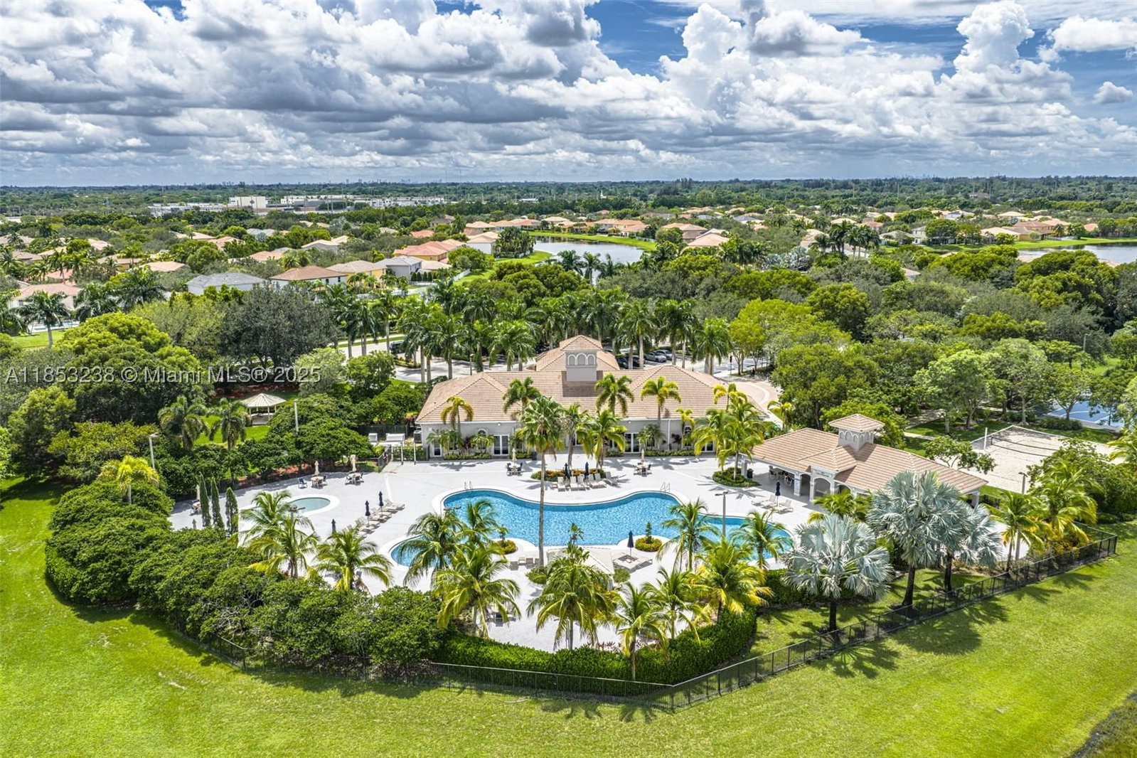 Real estate property located at 19138 Stonebrook St, Broward, Isles At Weston, Weston, FL