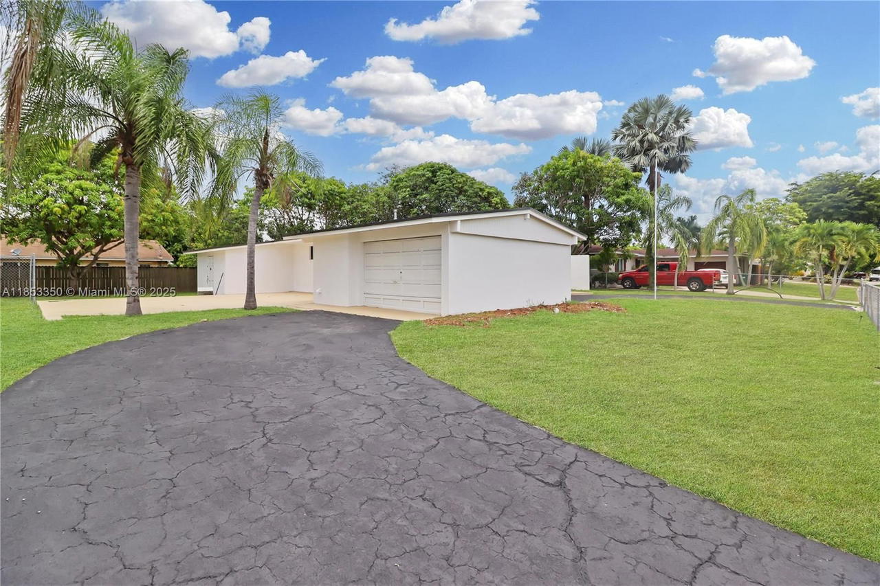 Real estate property located at 9781 159th St, Miami-dade, Palmetto Country Club Est, Miami, FL