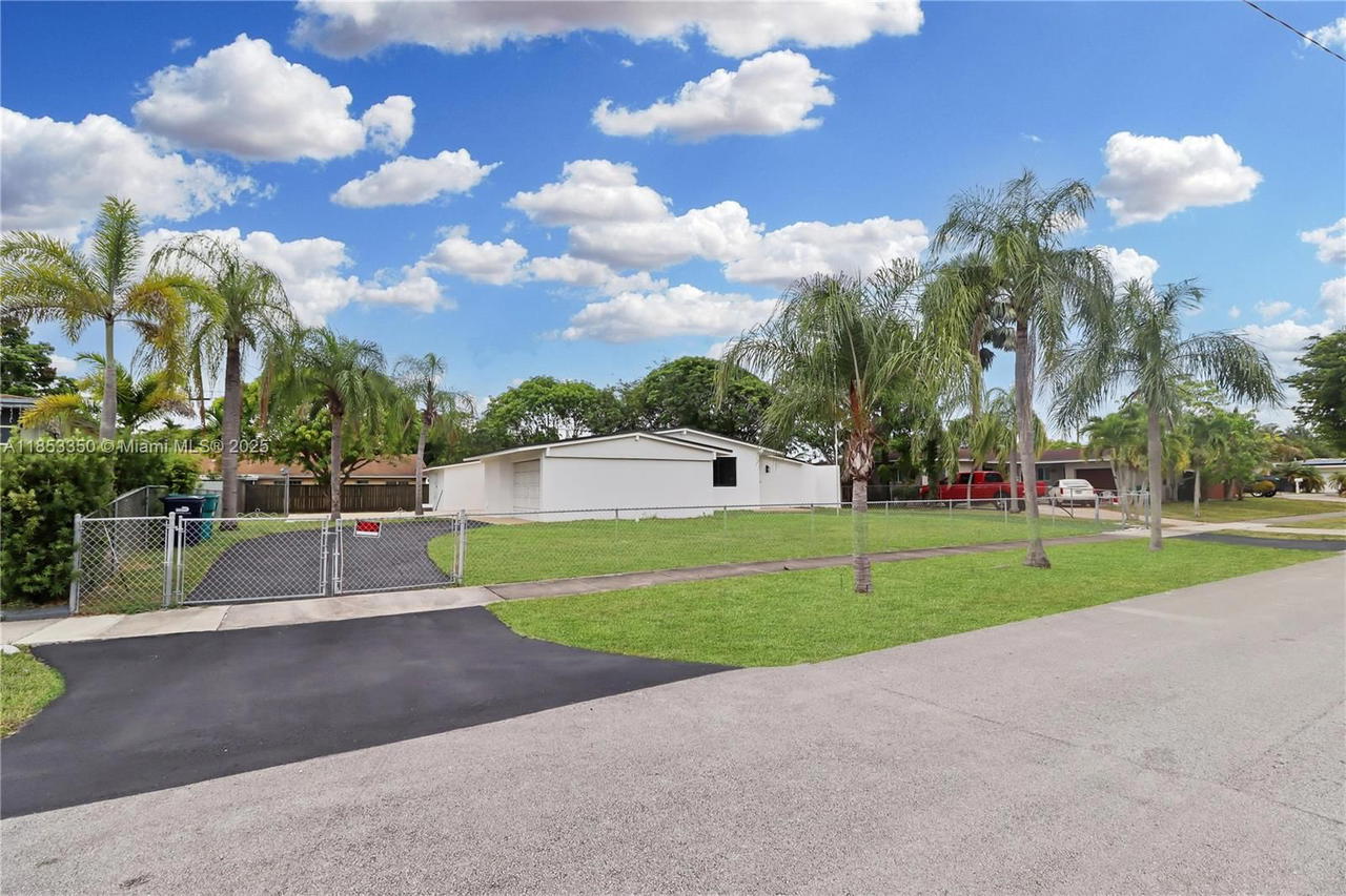 Real estate property located at 9781 159th St, Miami-dade, Palmetto Country Club Est, Miami, FL