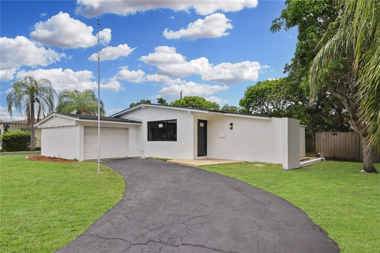 Real estate property located at 9781 159th St, Miami-dade, Palmetto Country Club Est, Miami, FL