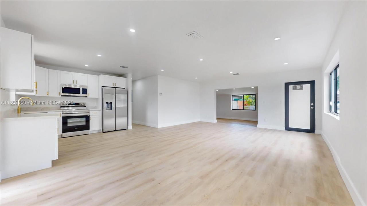 Real estate property located at 9781 159th St, Miami-dade, Palmetto Country Club Est, Miami, FL