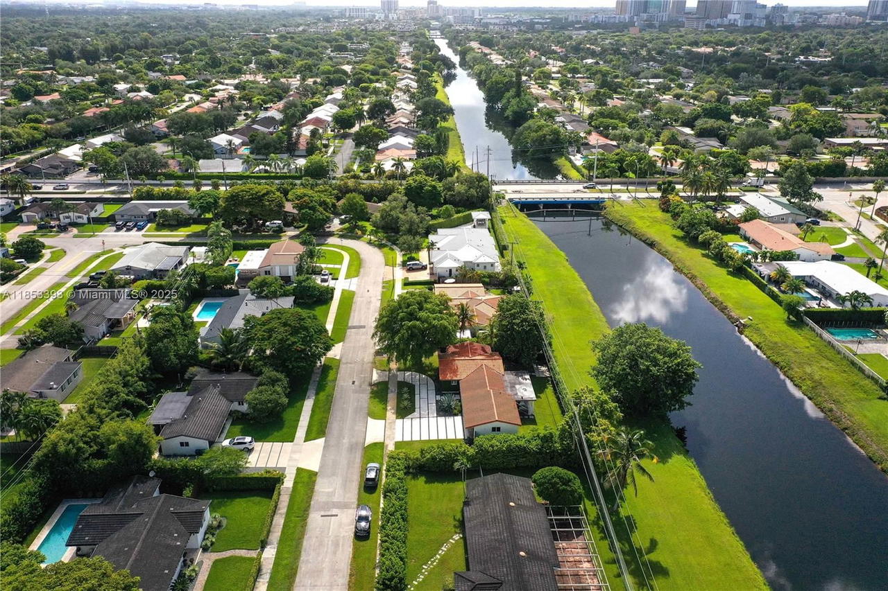 Real estate property located at 8760 84th St, Miami-dade, Cypress Cove Estates Sec, Miami, FL