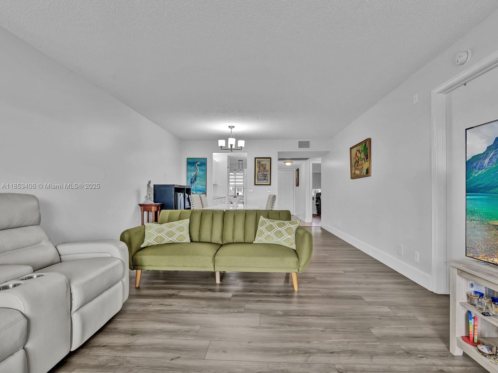 Real estate property located at 13001 15th Ct #104T, Broward, Ivanhoe East At Century V, Pembroke Pines, FL