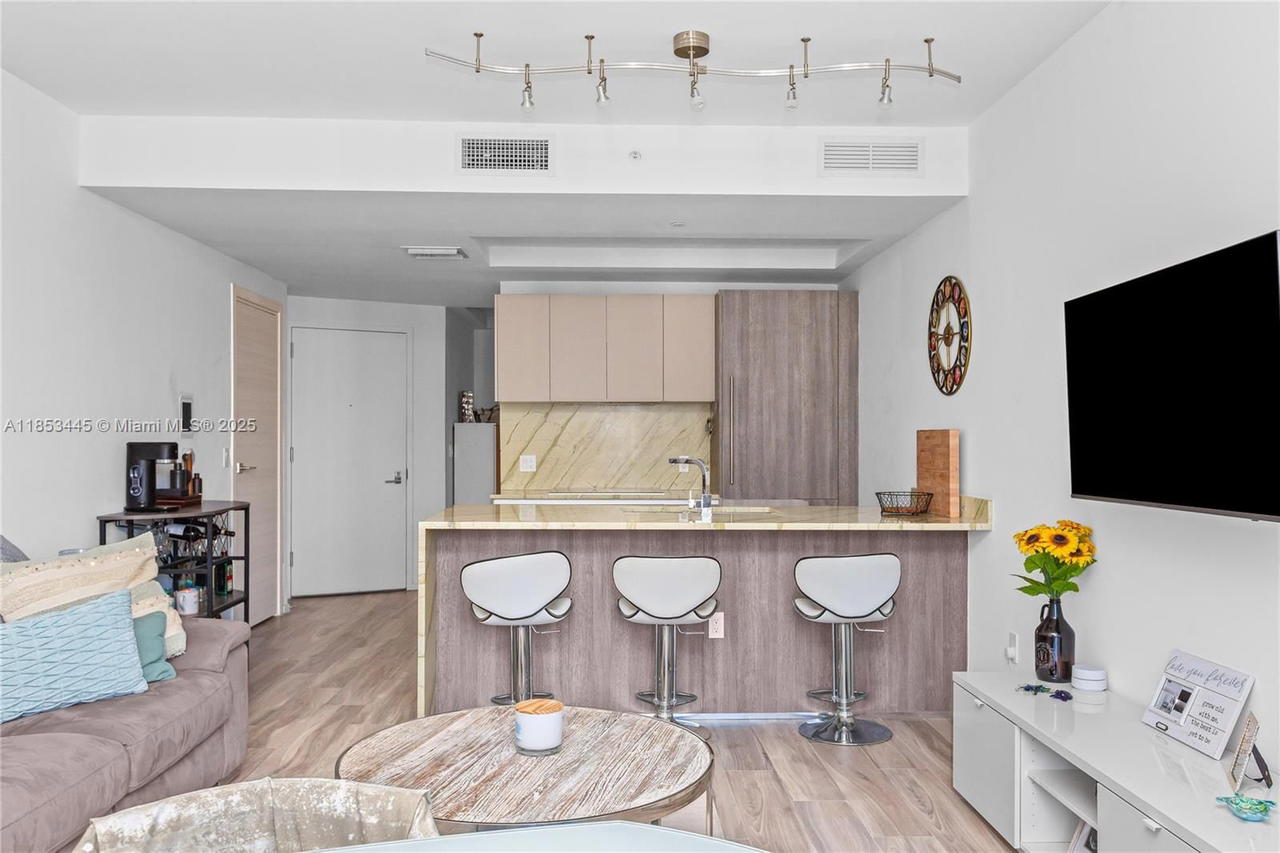 Real estate property located at 801 Miami Ave #2503, Miami-dade, 801 Sma Residences Condo, Miami, FL