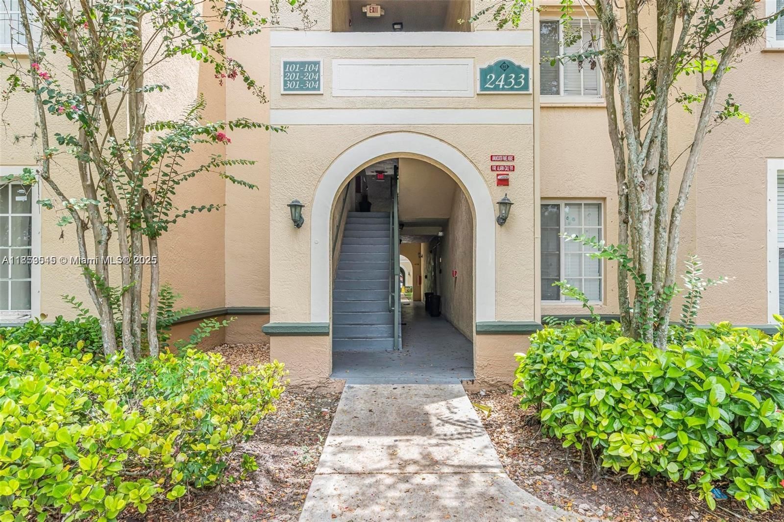 Real estate property located at 2433 Centergate Dr #204, Broward, Aventine At Miramar Condo, Miramar, FL
