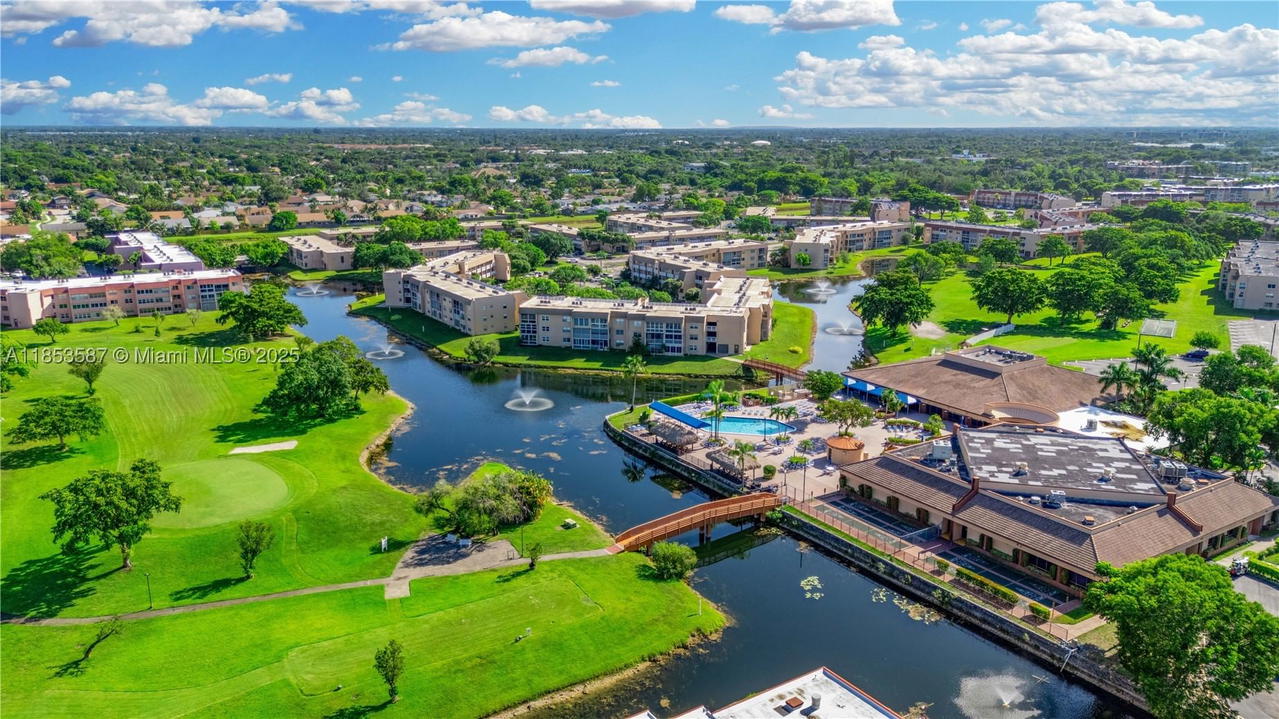 Real estate property located at 9461 Sunrise Lakes Blvd #207, Broward, Sunrise Lakes 134 Condo, Sunrise, FL