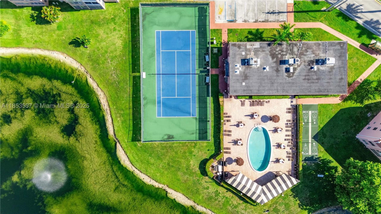 Real estate property located at 9461 Sunrise Lakes Blvd #207, Broward, Sunrise Lakes 134 Condo, Sunrise, FL
