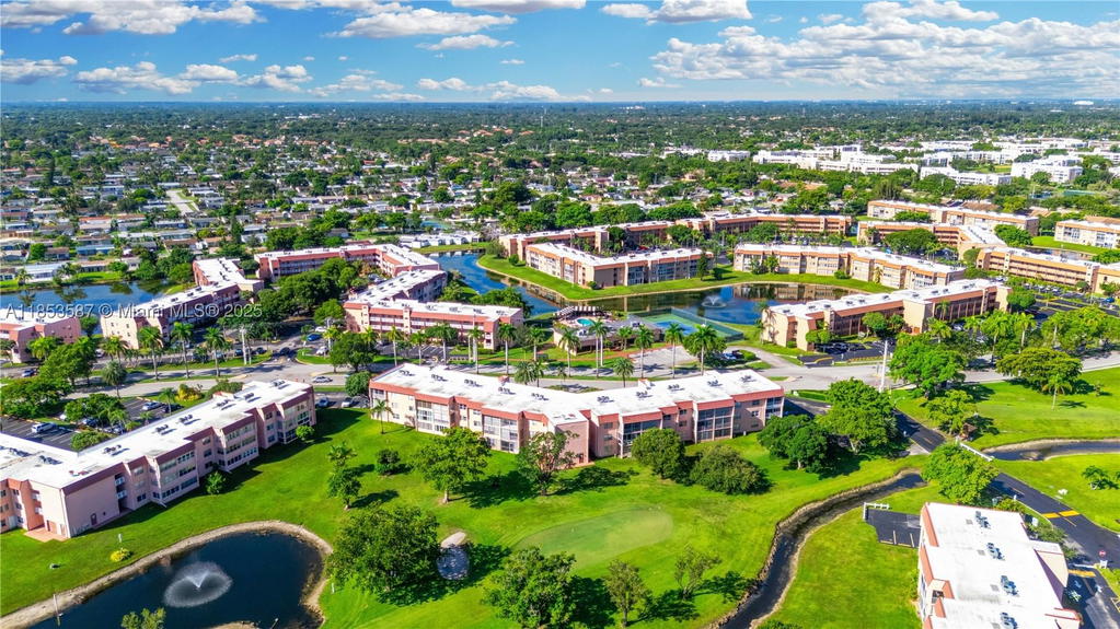 Real estate property located at 9461 Sunrise Lakes Blvd #207, Broward, Sunrise Lakes 134 Condo, Sunrise, FL