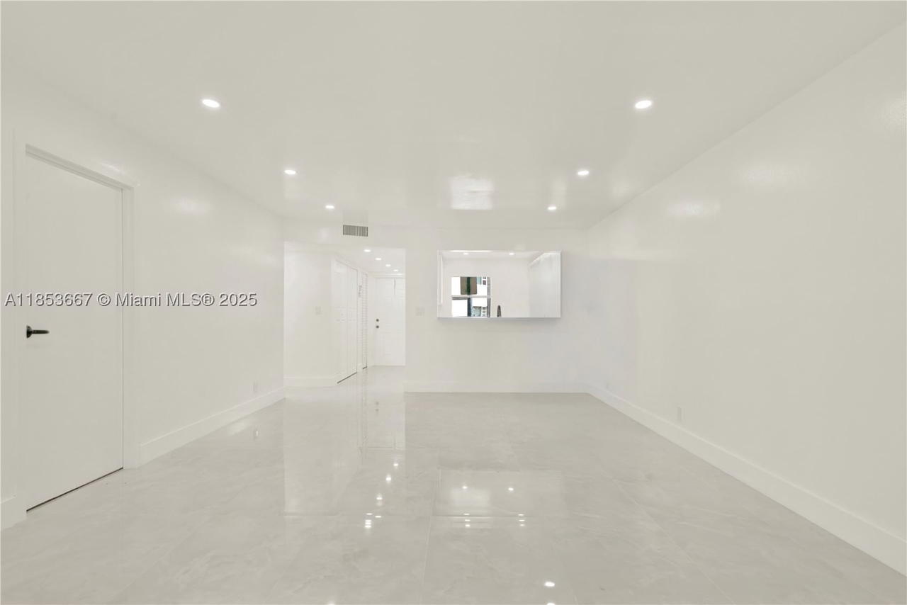 Real estate property located at 8320 Sands Point Blvd M107, Broward, Sands Point Condominium I, Tamarac, FL