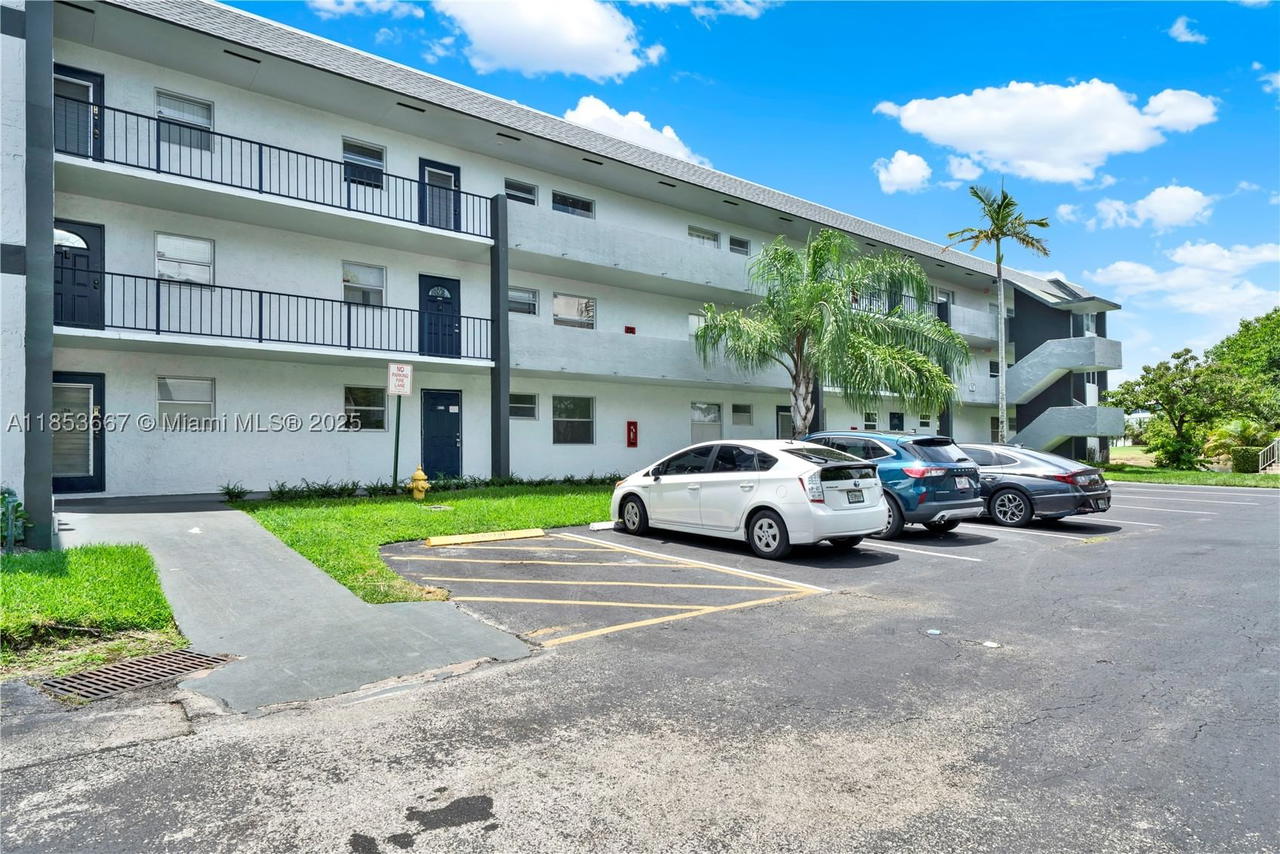 Real estate property located at 8320 Sands Point Blvd M107, Broward, Sands Point Condominium I, Tamarac, FL