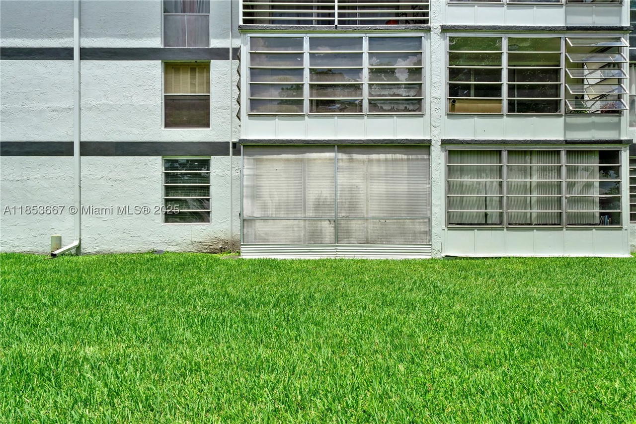Real estate property located at 8320 Sands Point Blvd M107, Broward, Sands Point Condominium I, Tamarac, FL